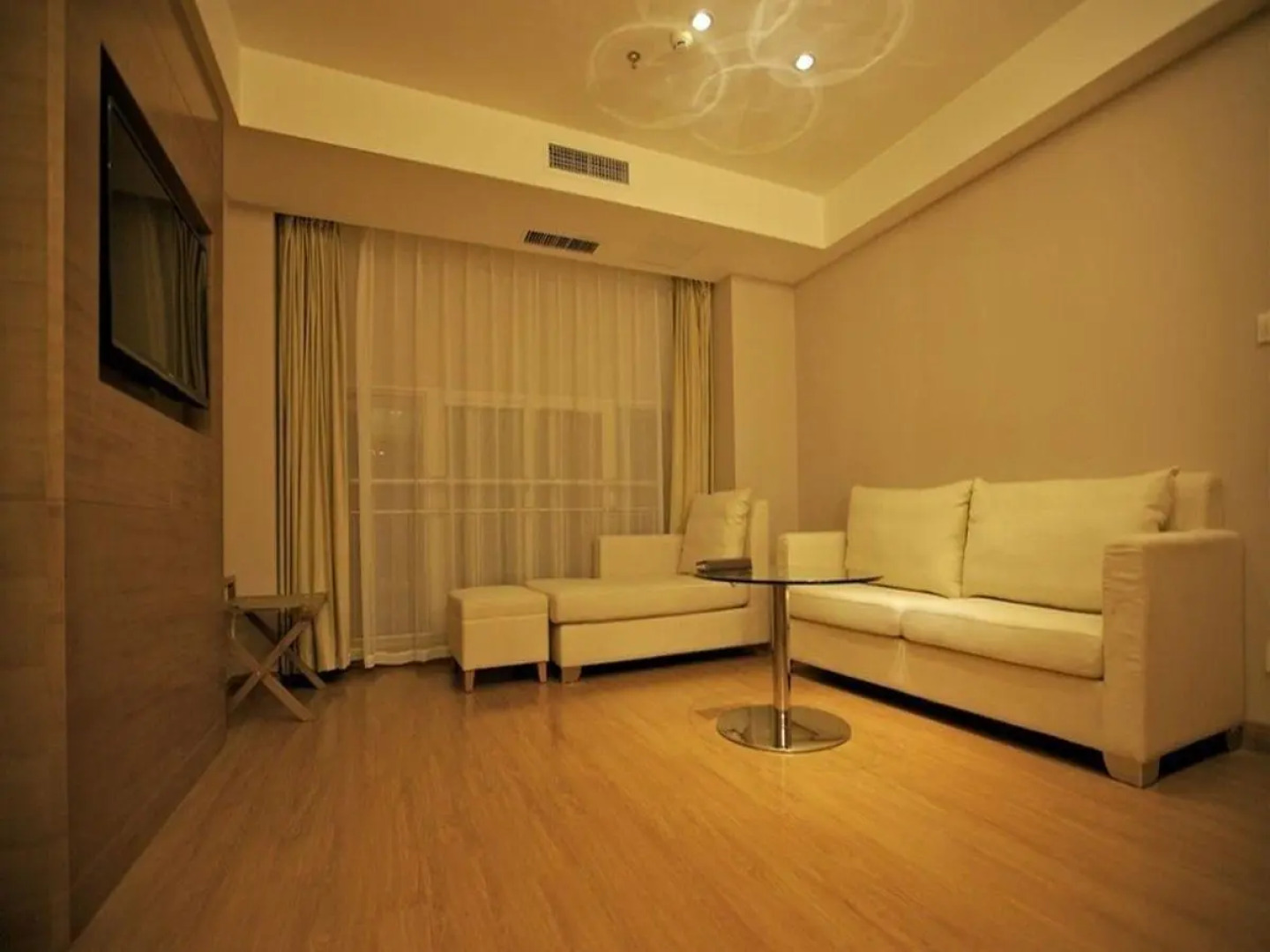 JI Hotel Wuhan Guanggu Plaza