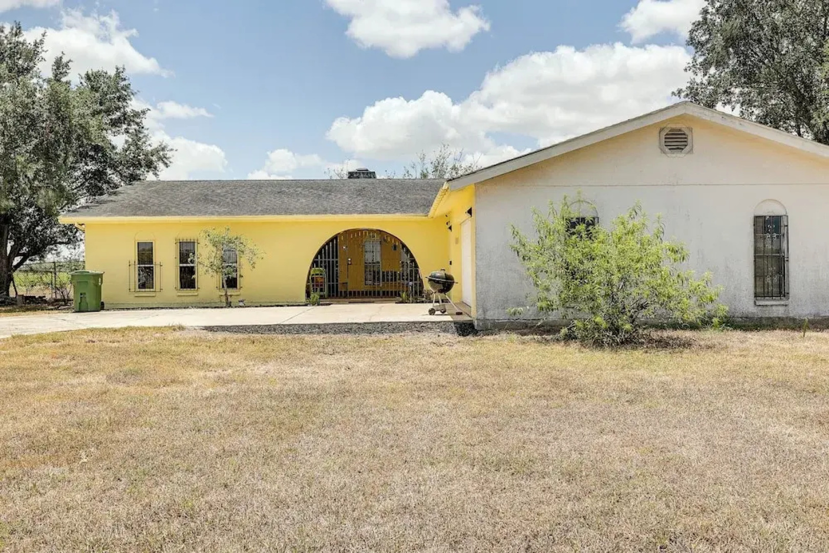 Screened Porch: Remote Harlingen House!