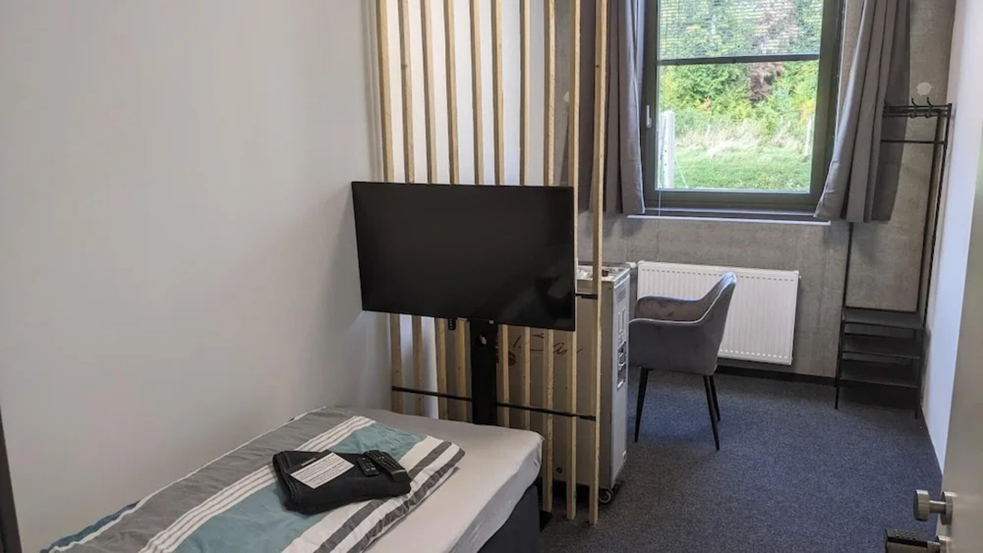Boardingrooms Direct A8, Close to Stuttgart, 25min