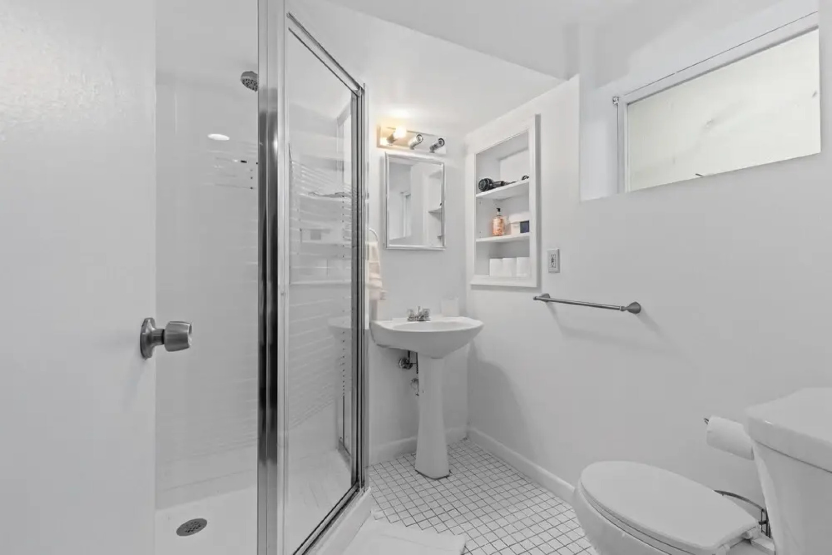 Cozy 1-bedroom Garden Apartment