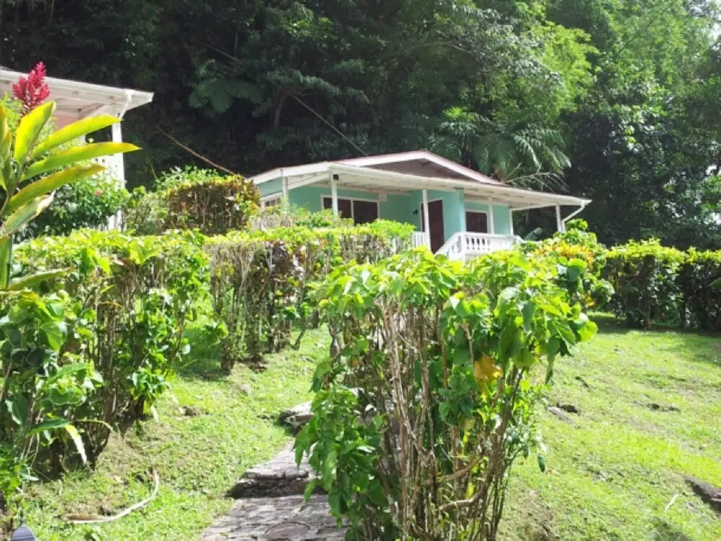 Chez Ophelia Cottage Apartments