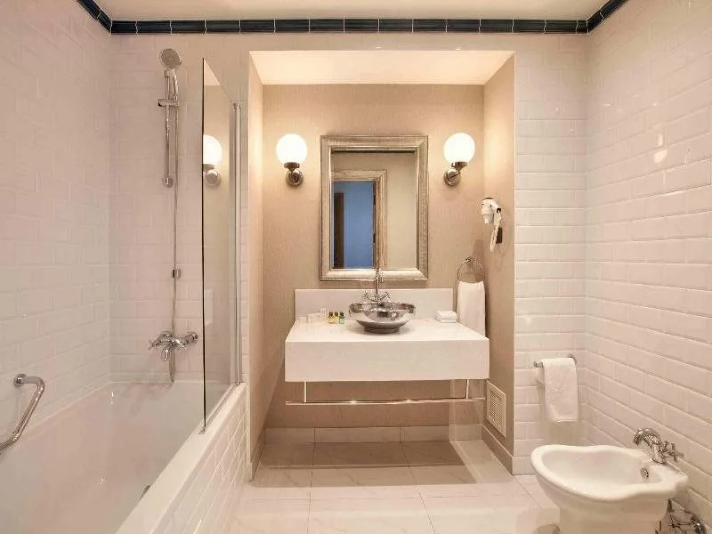 Sakit Gol - Silent Lake Hotel