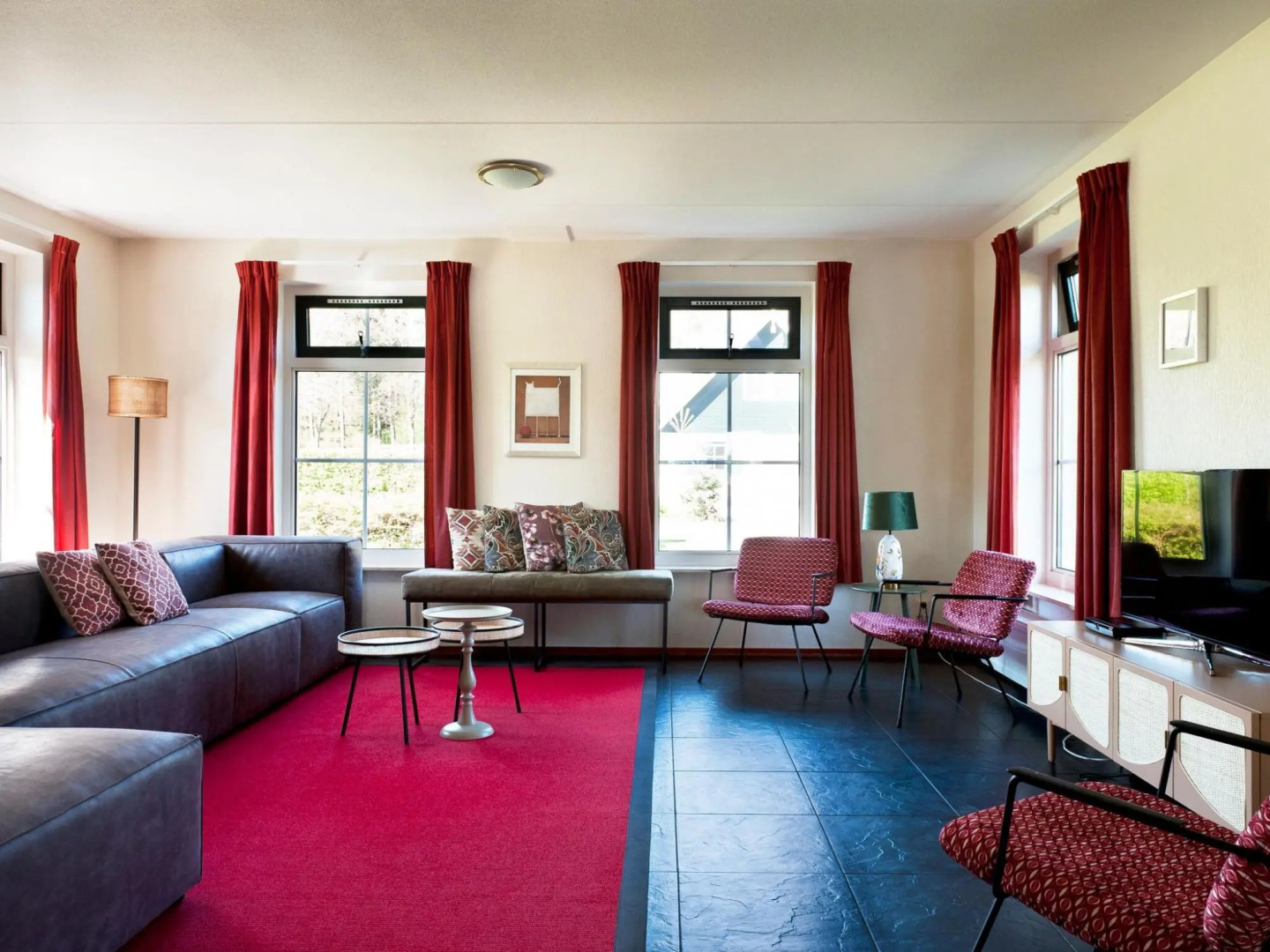 Attractive holiday home in Groningen with outdoor spa