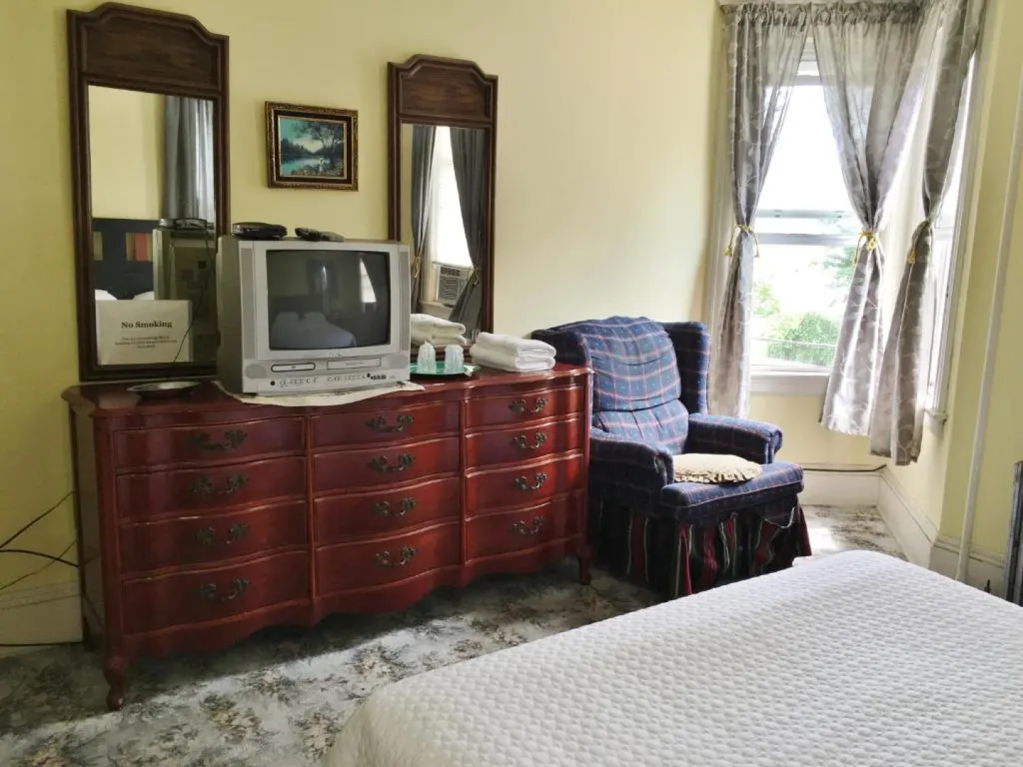The Harbor House Bed & Breakfast
