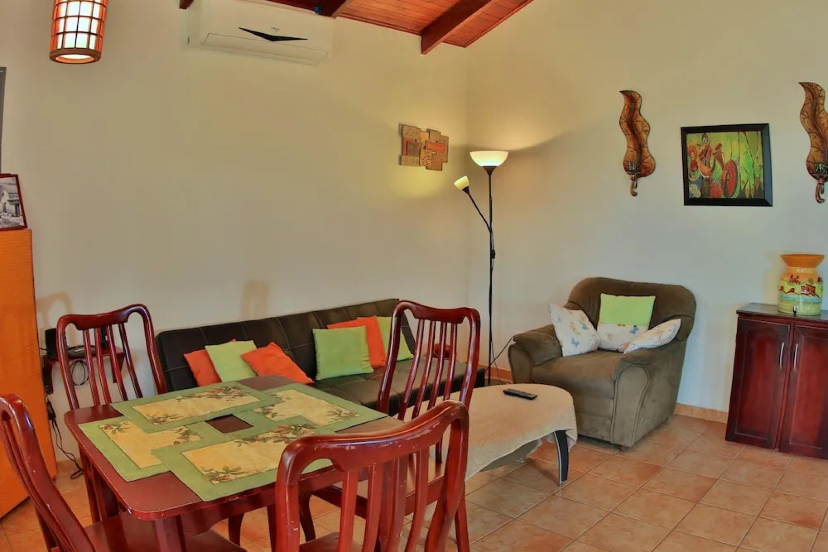 Charming 2 Bdrm Tuscany-style Villa