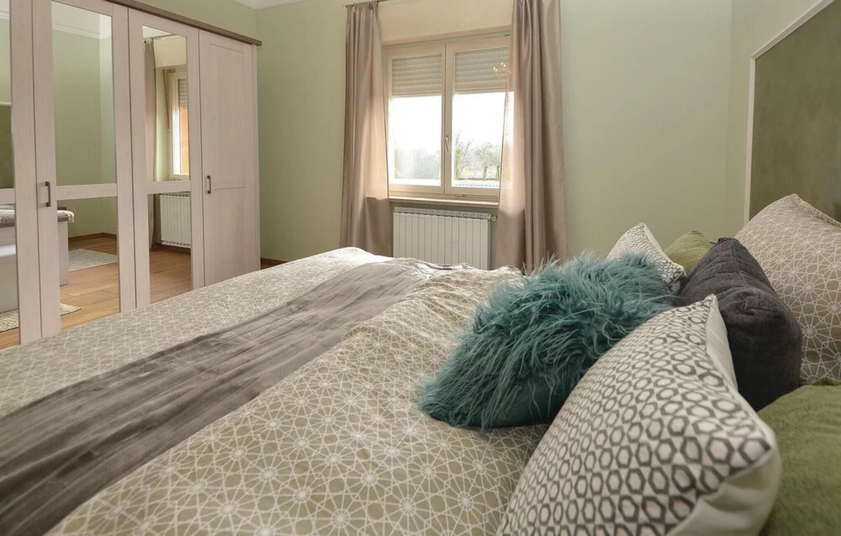 Stunning Home in Sezana With Jacuzzi, Wifi and 5 Bedrooms