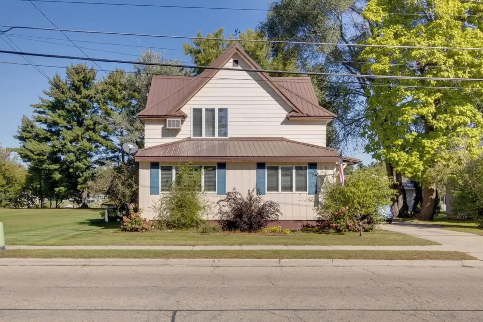 Riverfront Shawano Home w/ Private Backyard!