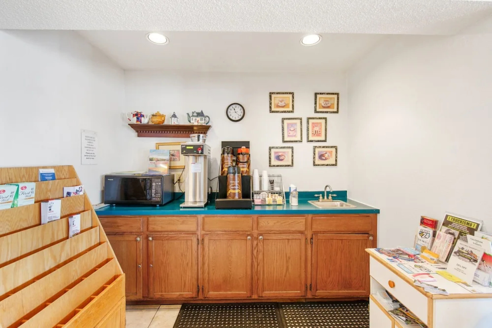 Super 8 Motel - Portage