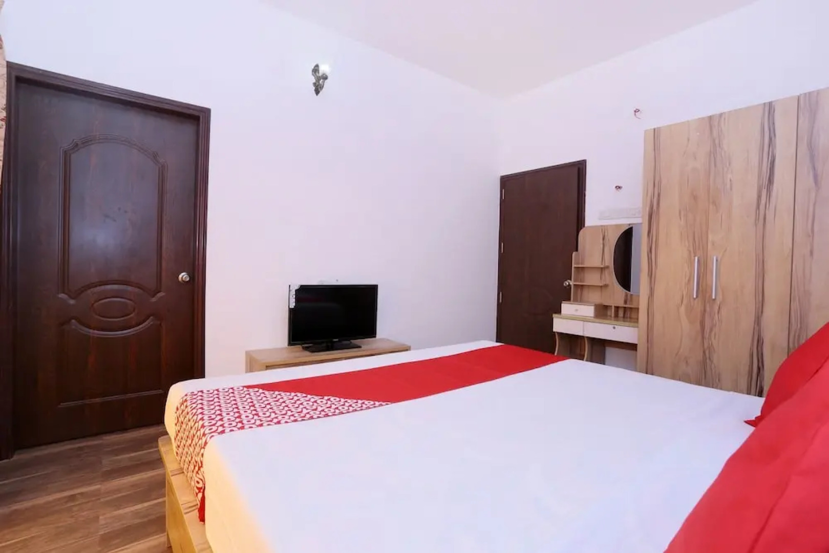 OYO 24200 Bahri Beautiful Country