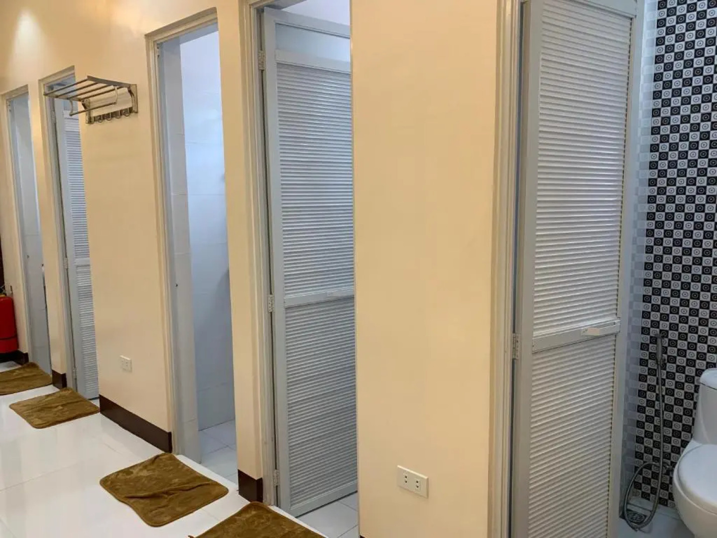 Villa MJ Maristela Beach Resort