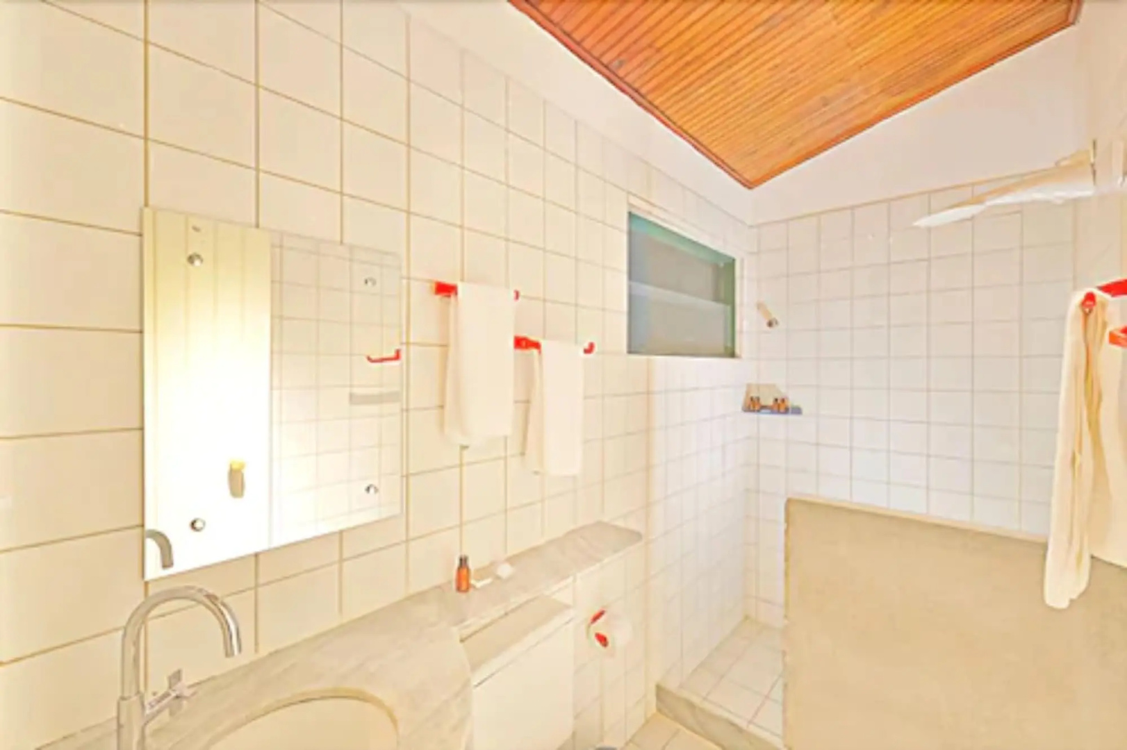 Anga Beach Hotel