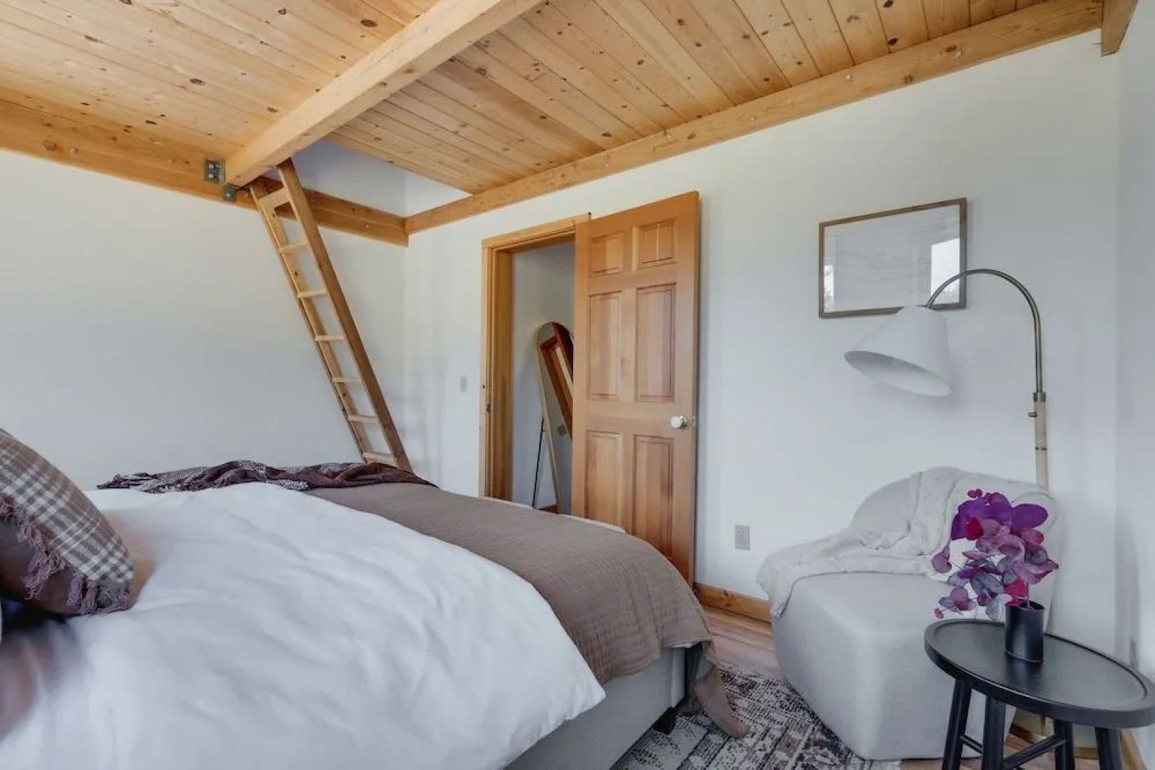 North Lake Hideaway Prime Locale for Outdoor Fun