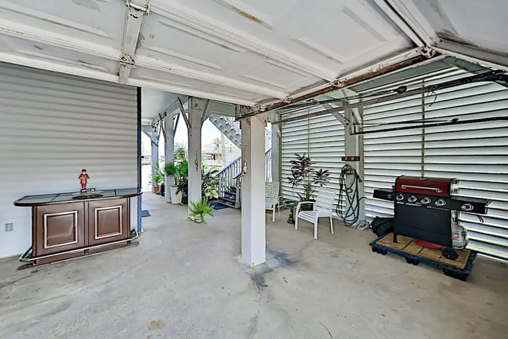 Bayfront Tiki Island W /boat Slip & Deck! 3 Bedroom Home