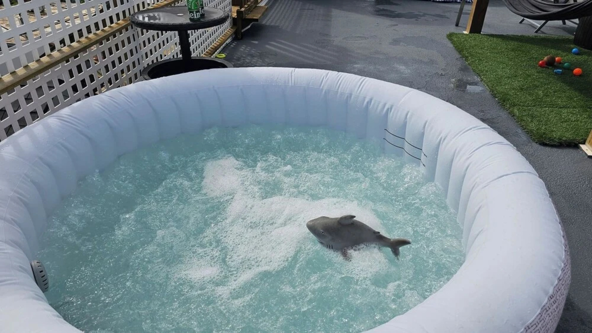 Cozy and Modern Apartment Black & White With Jacuzzi on Terrace