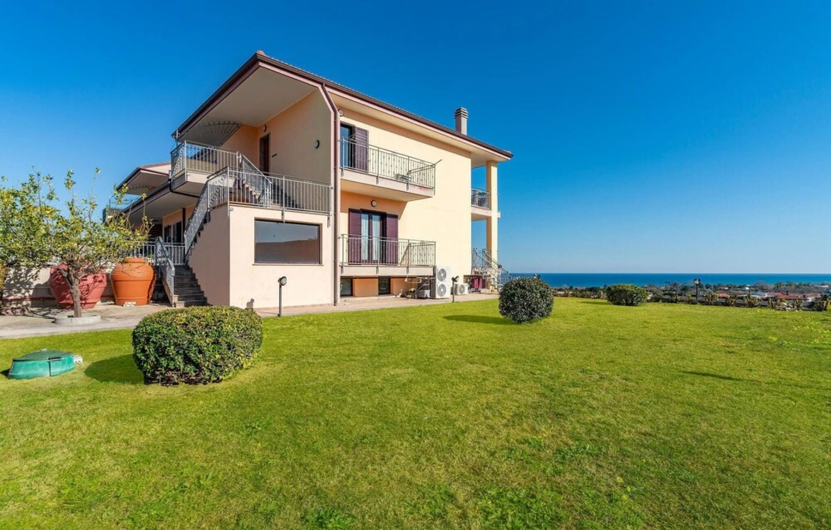 Stunning Apartment in Badolato With 3 Bedrooms and Wifi