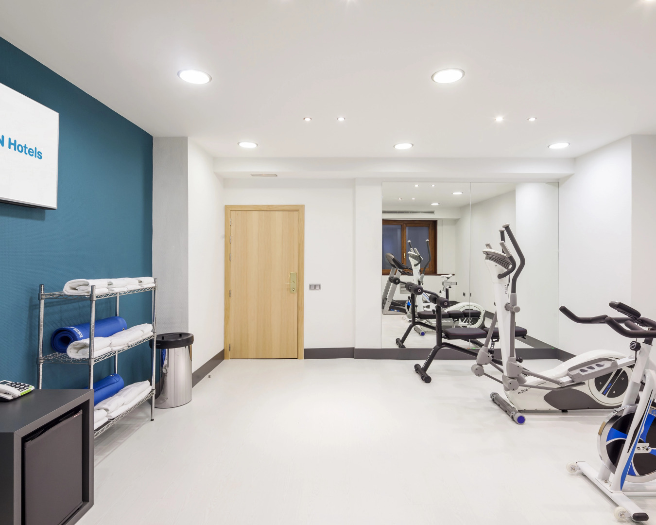 Отель Ilunion Bilbao