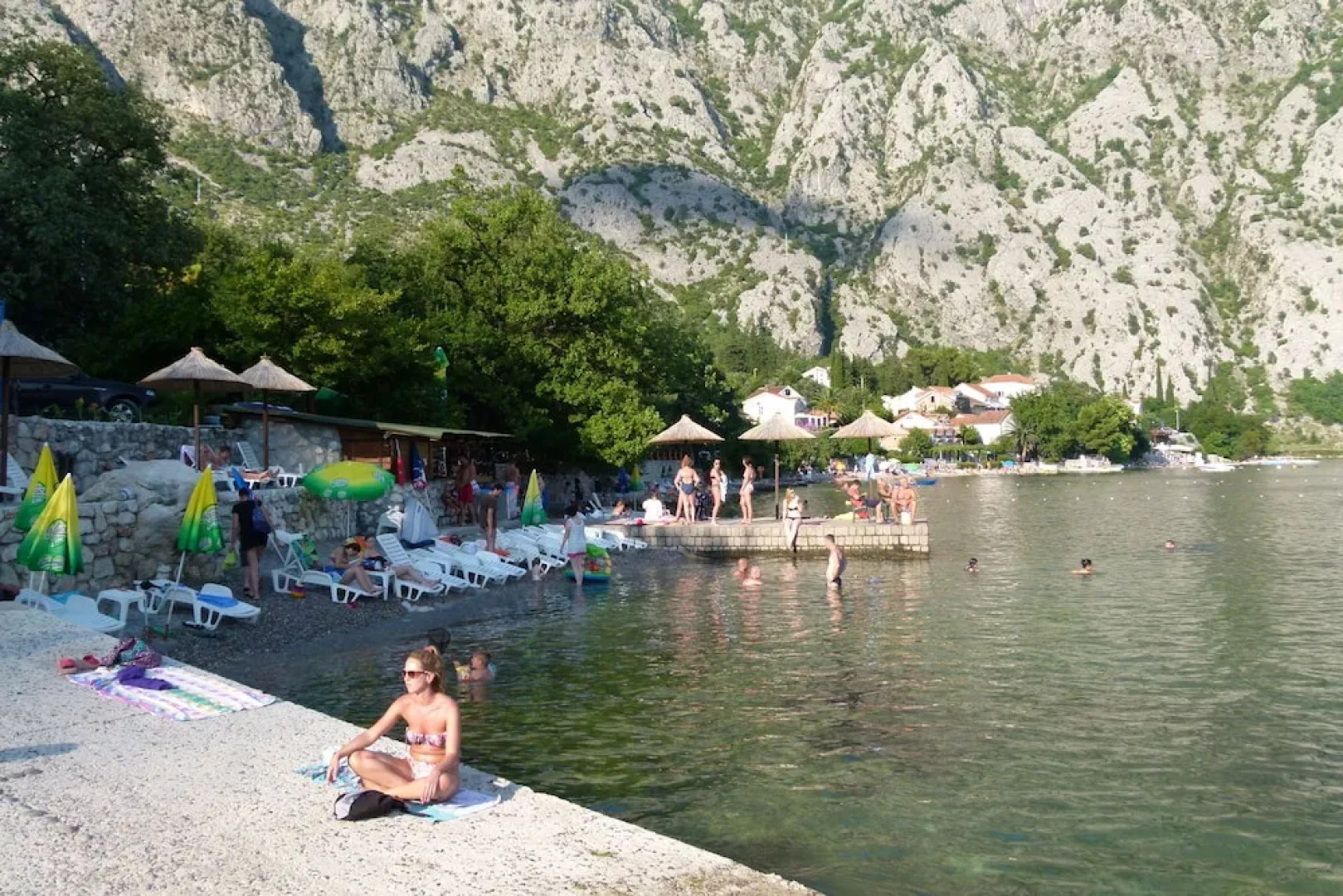 Spacious Family 4BR Seaside House, Fantastic Sea Views, 20 Meters to Beach