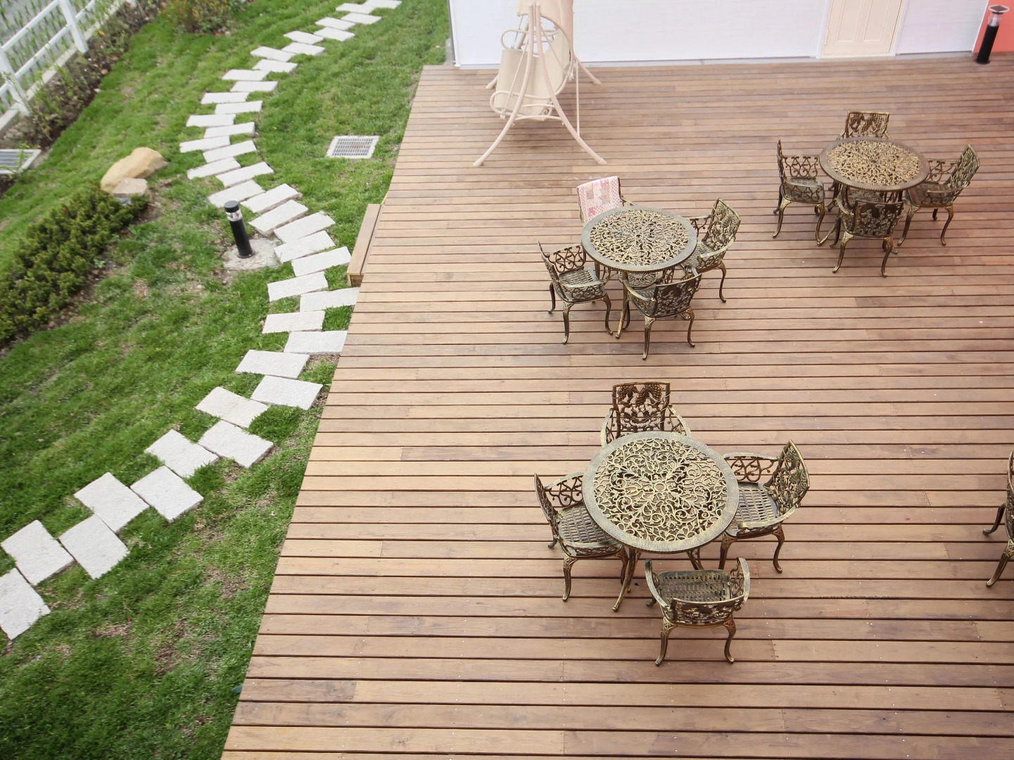 Decoupage Bed and Breakfast