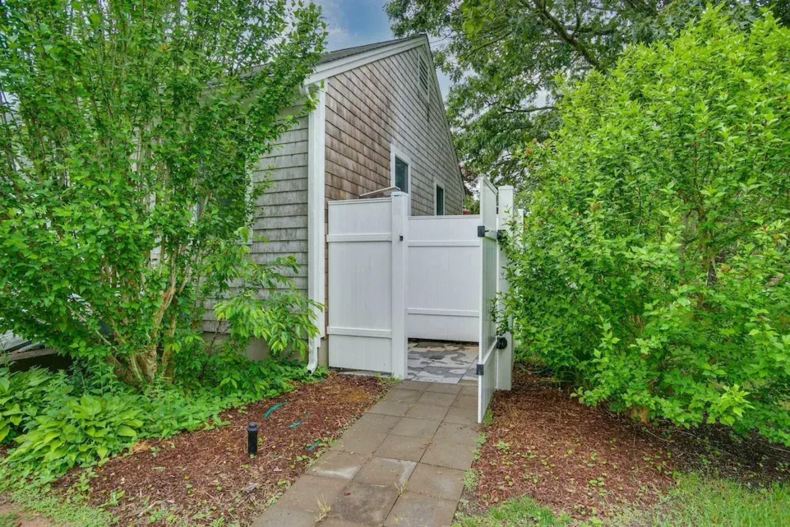 Dennis Retreat: 4 Mi to Mayflower Beach!