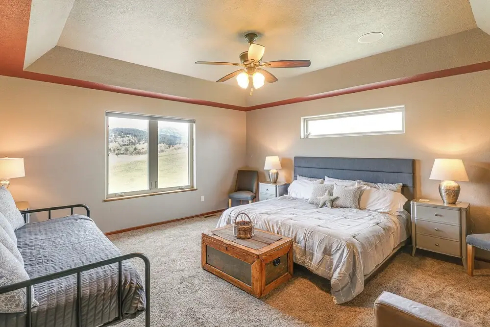 Spearfish Retreat w/ Fireplace + Mountain Views!