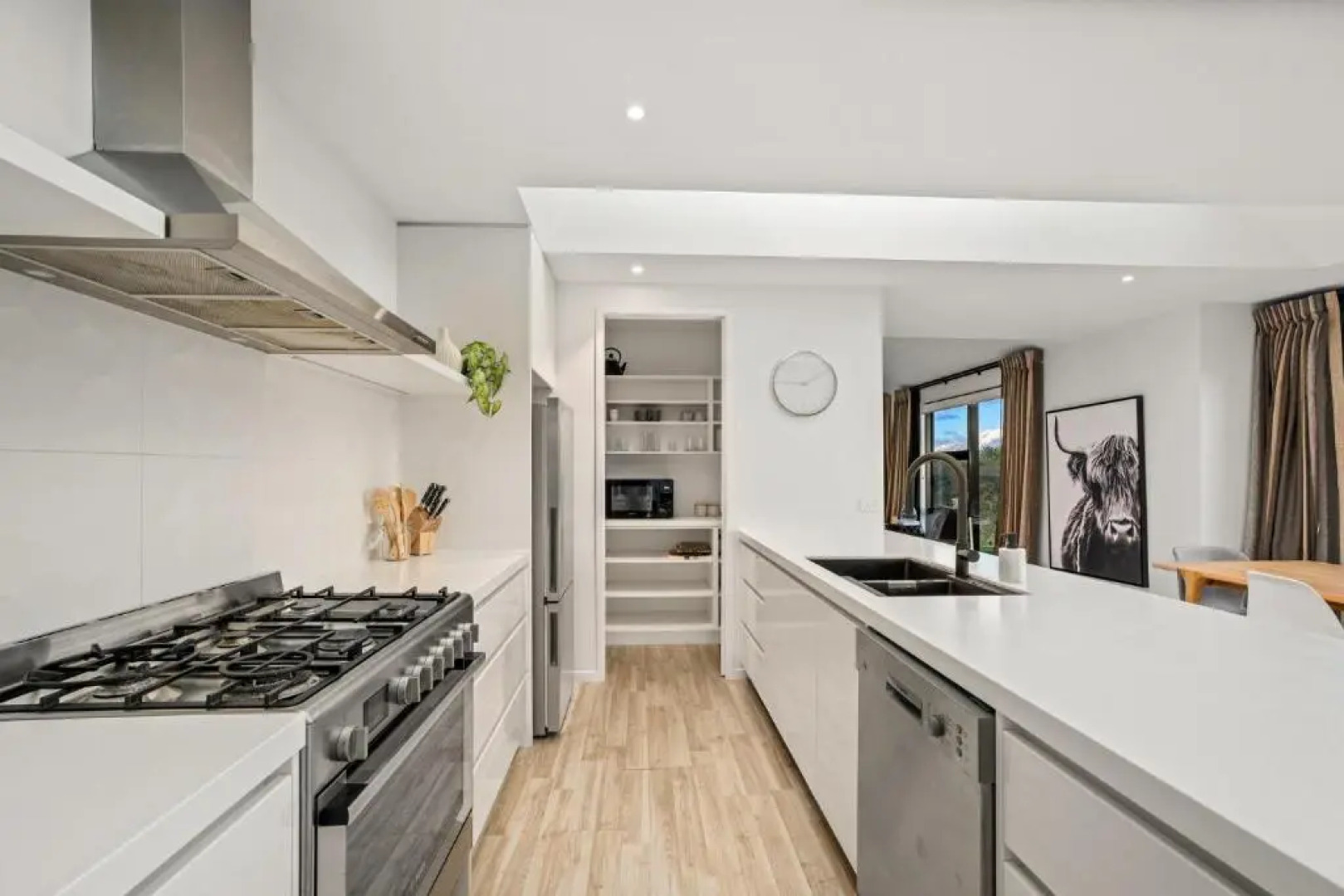 Pavilion Point - Jacks Point Holiday Home