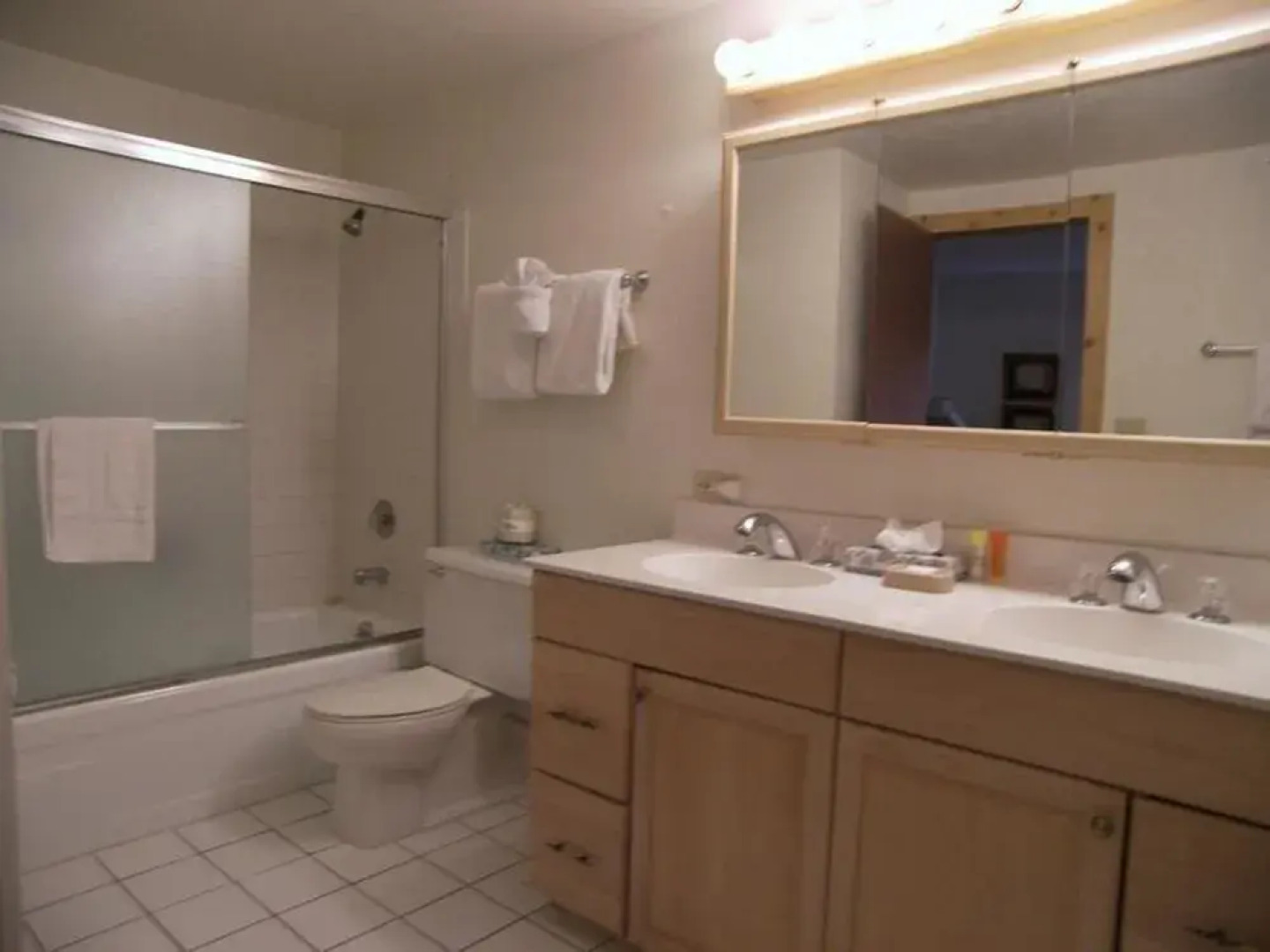 Anaconda 4 Bed 4 Bath by RedAwning