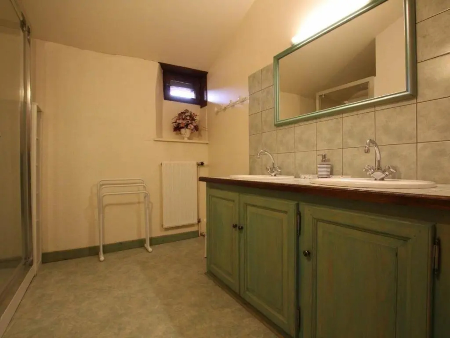 Gîte Villeneuve-d'Allier, 6 pièces, 10 personnes - FR-1-582-183