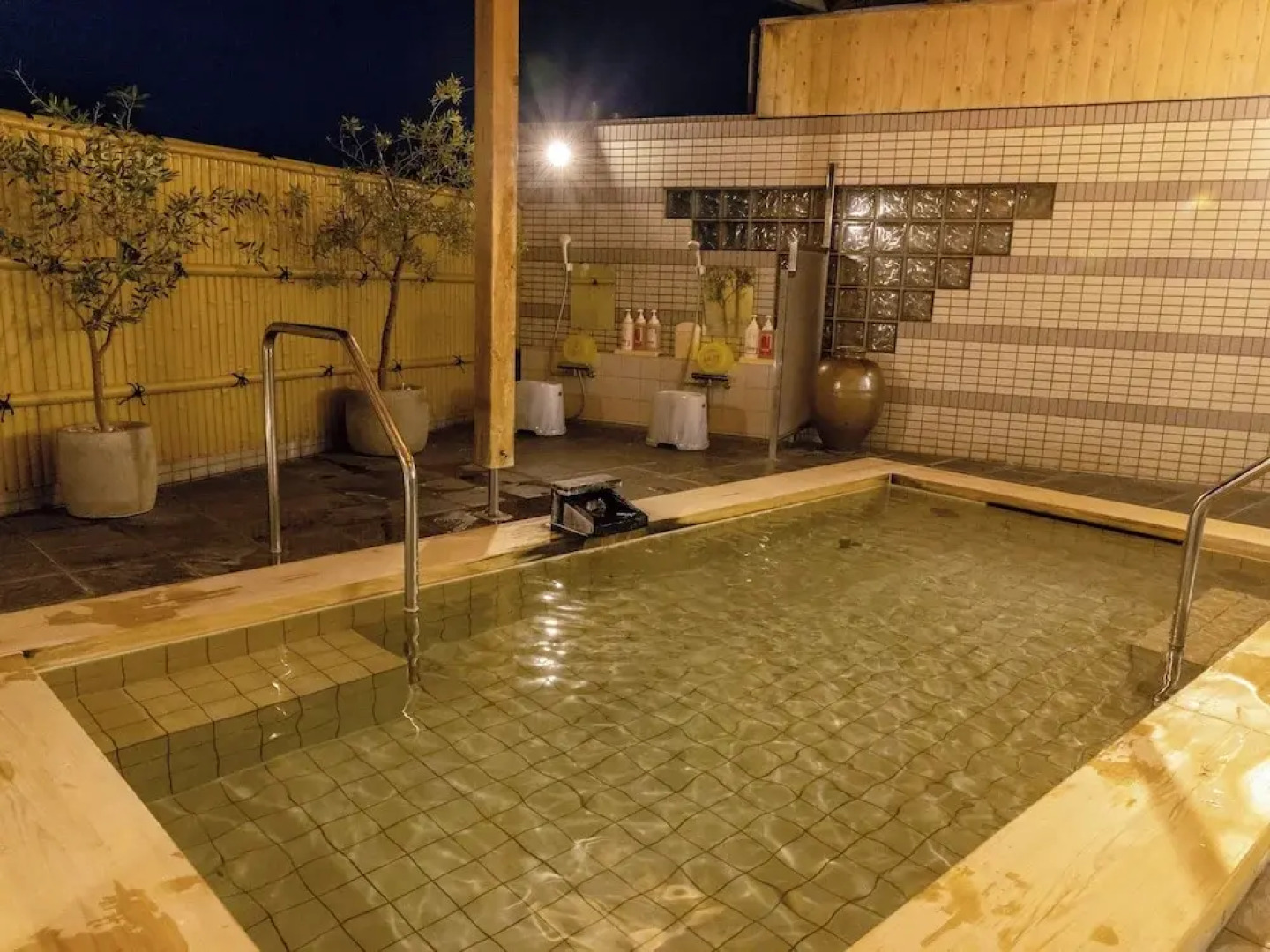 Shiozaki Onsen Awajishima kaijyo Hotel