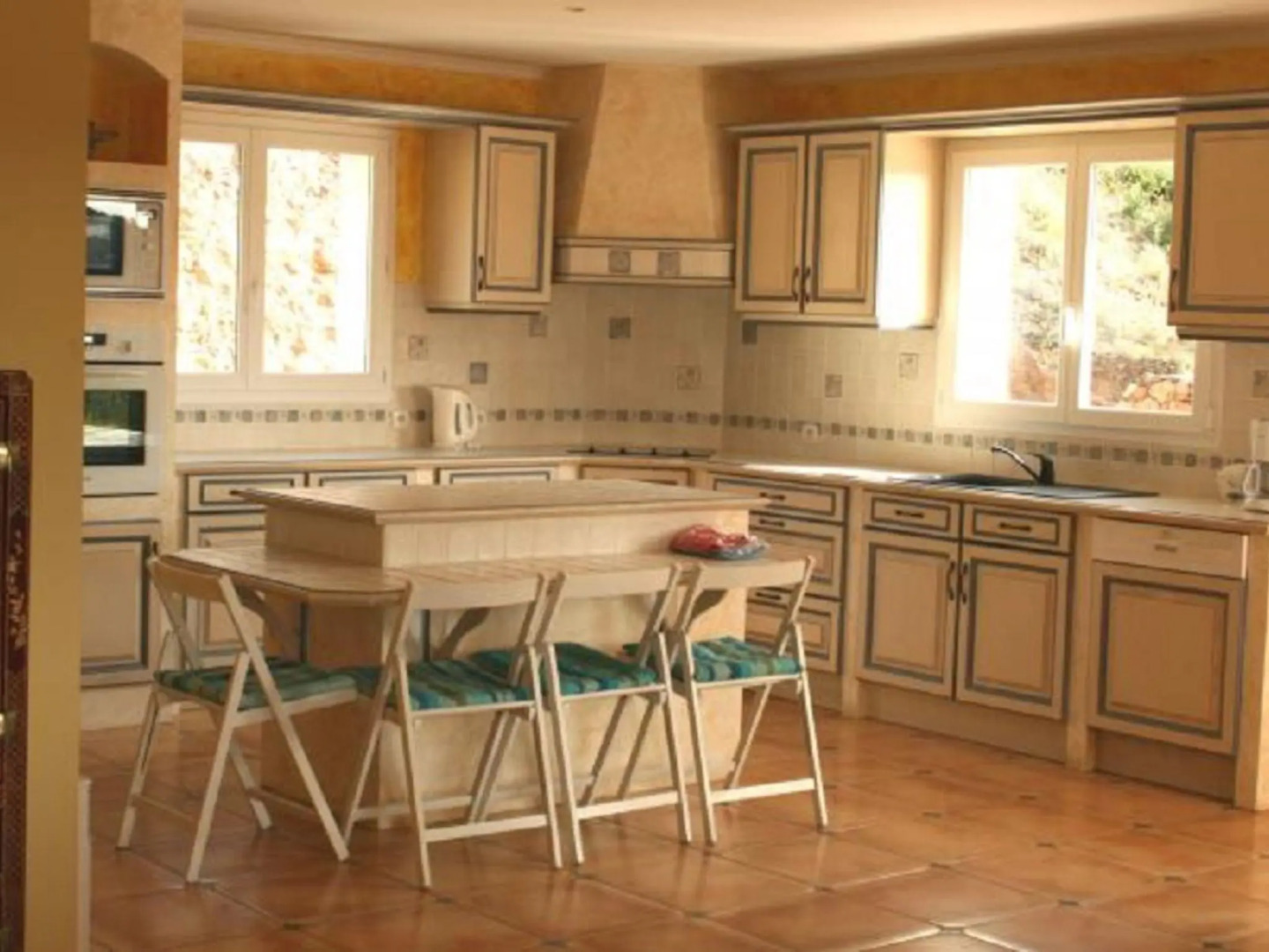 Cozy Villa in Roquebrun with Swimming Pool