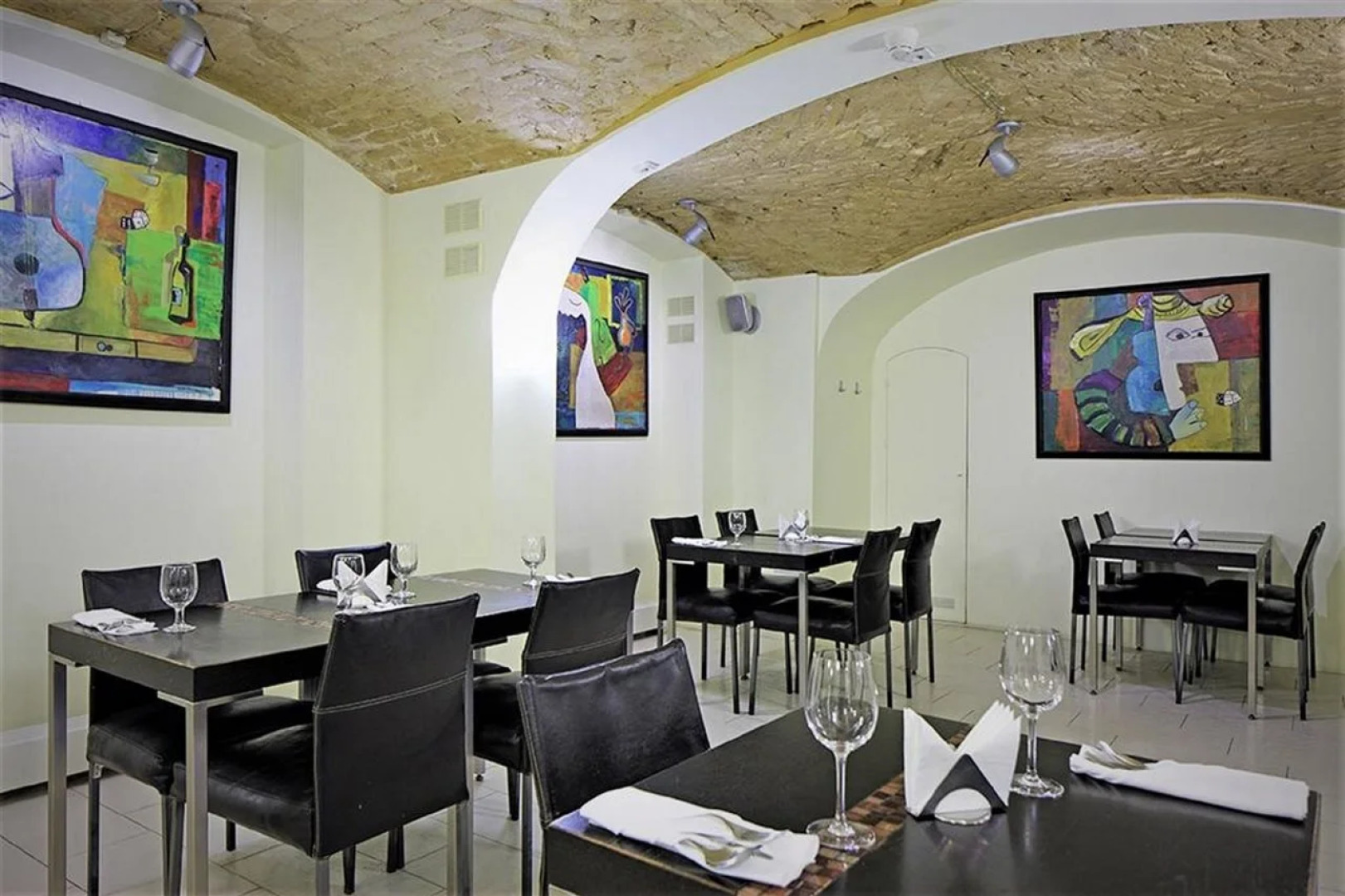 Rixwell Centra Hotel