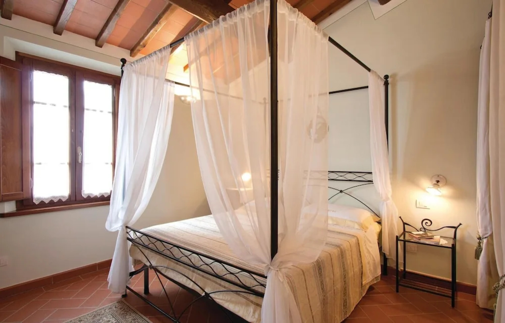 Stunning Home in Ponte Buggianese PT With Wifi and 4 Bedrooms