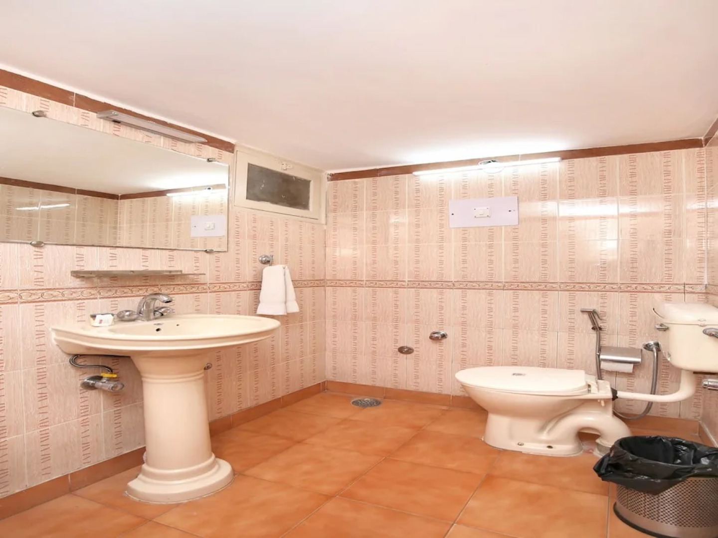 OYO 1044 Hotel Basera Vintage