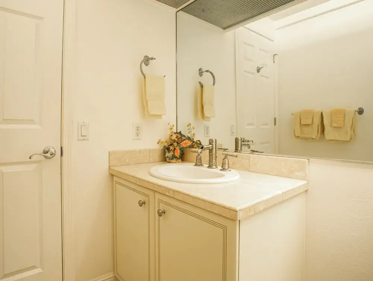 Villa of Kamalii by RedAwning