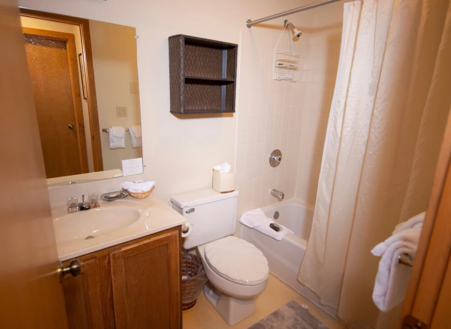 2br With High Ceilings & Private Sauna In Kettle Brook-okemo 2 Bedroom Condo