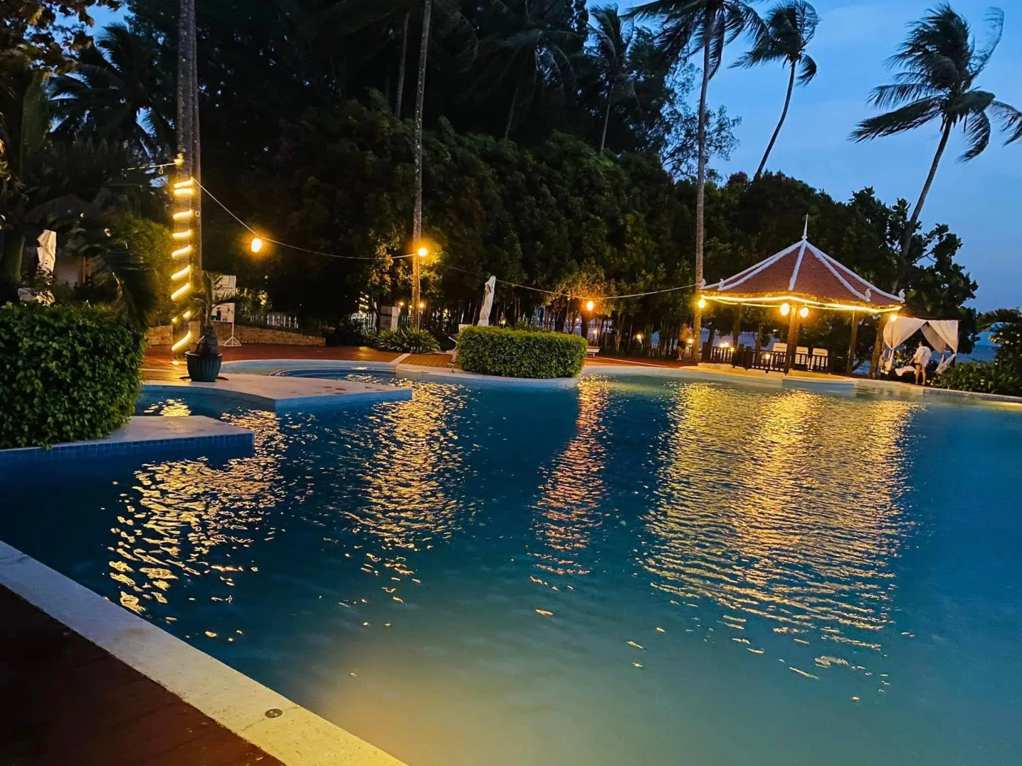 Nataya Roundhouse Coral Bay Resort and Spa