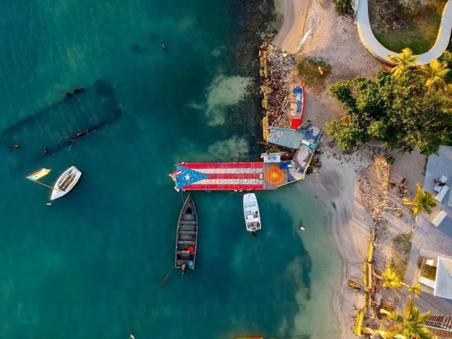 2-BR Modern Oceanfront Apt Steps from Playa Sucia