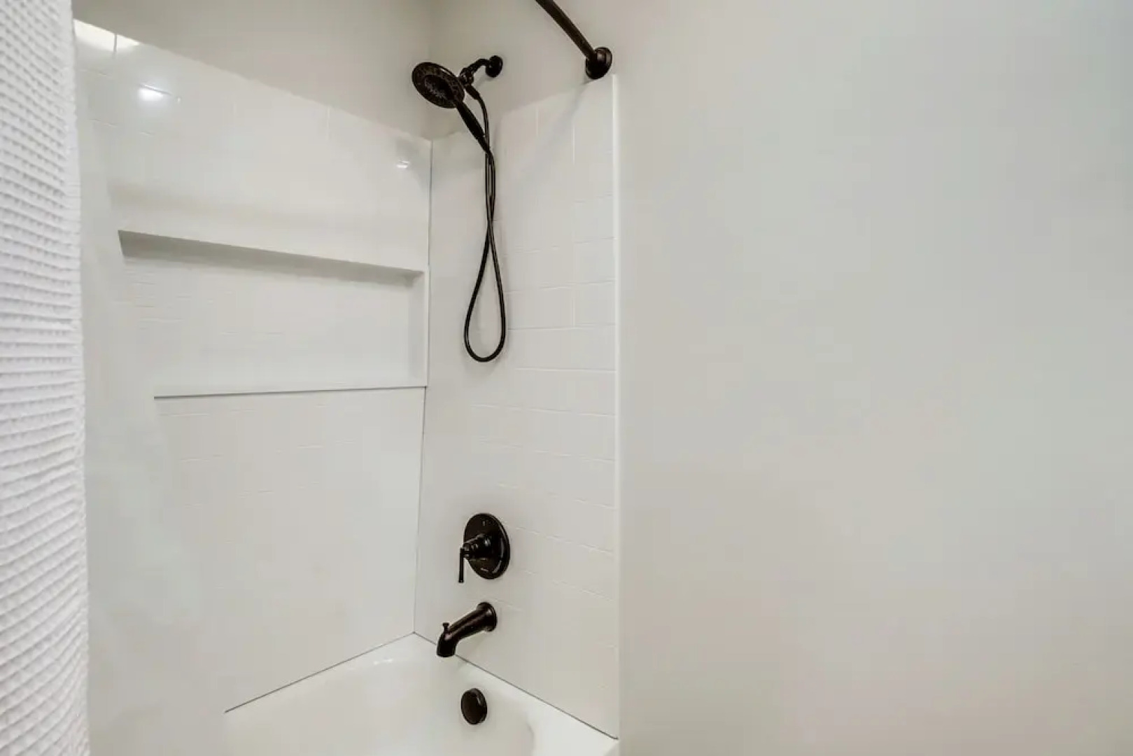 Walk to Shore & Boardwalk: Bethany Beach Retreat