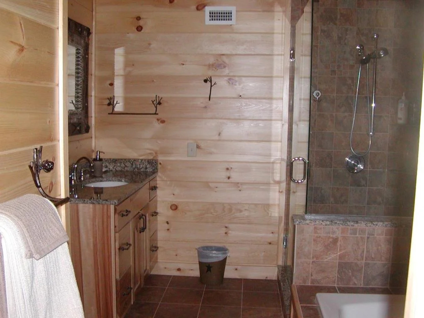 Cooperstown Lakeview Lodge