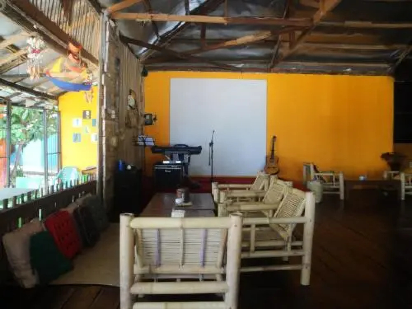 OCD Beach Cafe & Hostel