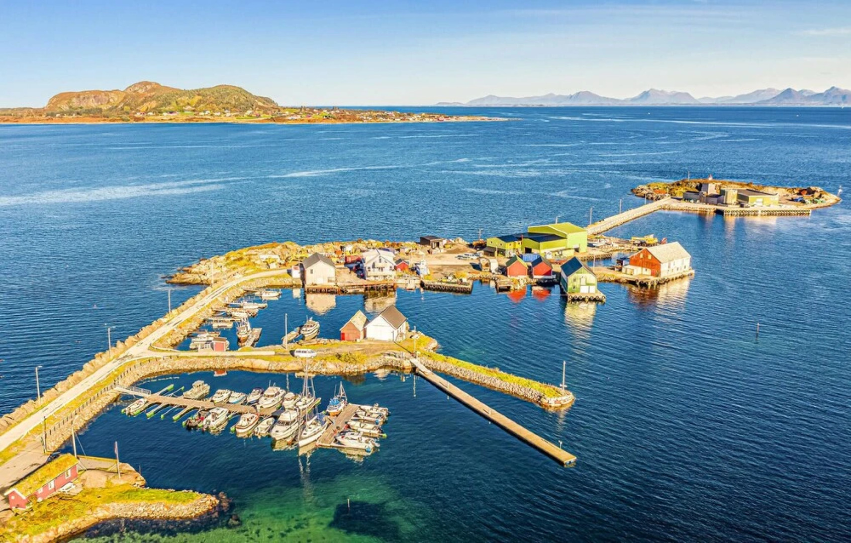 Awesome Home in Fjørtoft With 5 Bedrooms, Internet and Sauna