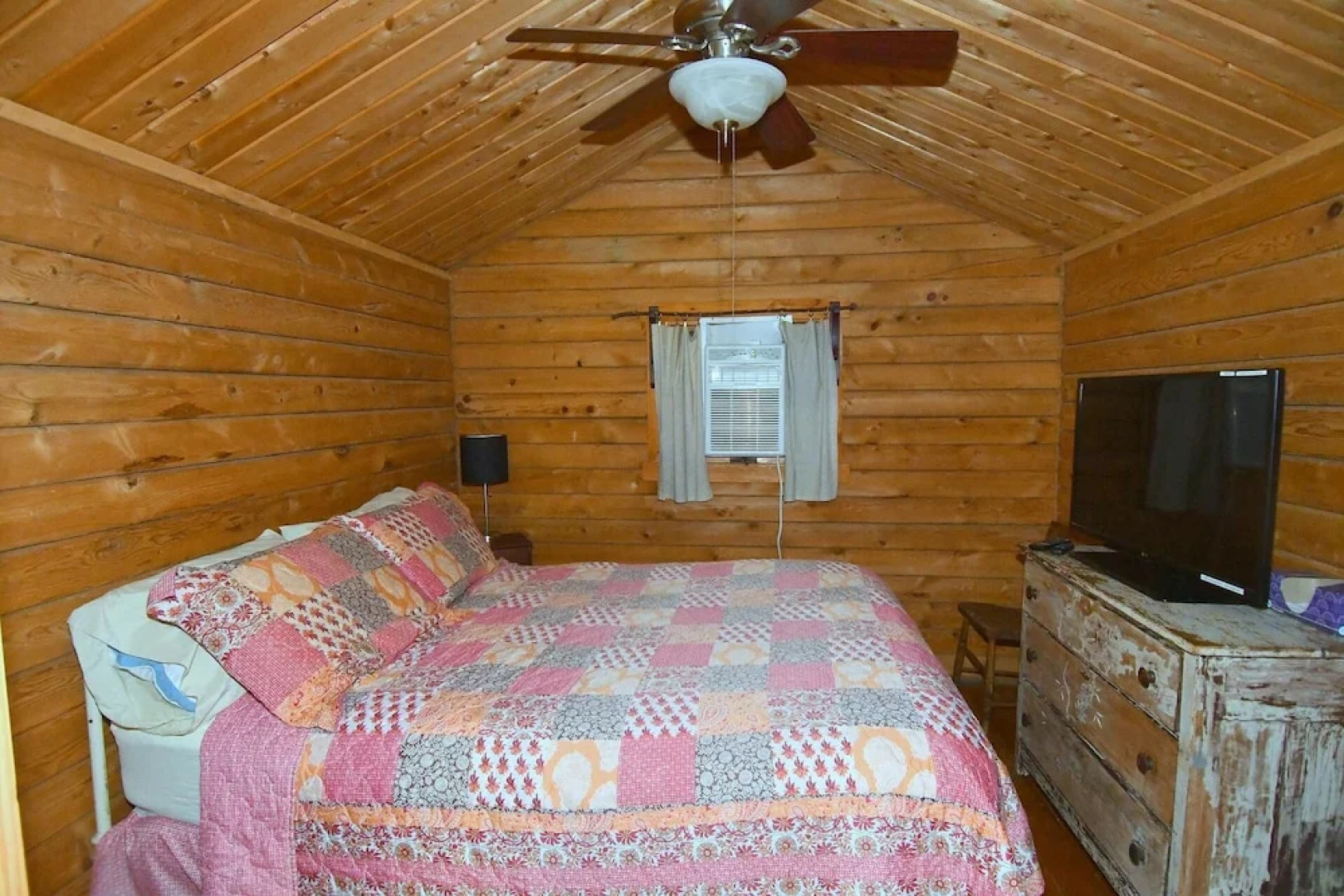 Whispering Hills - Couples Getaway