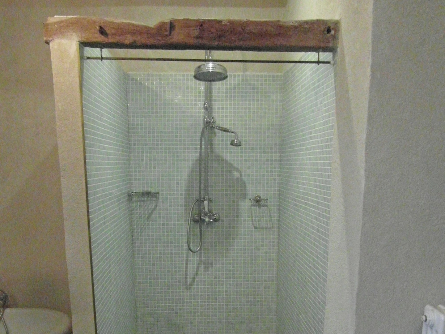 Charming and Private Castle on Four Hectares, With River, sun Terrace and Views