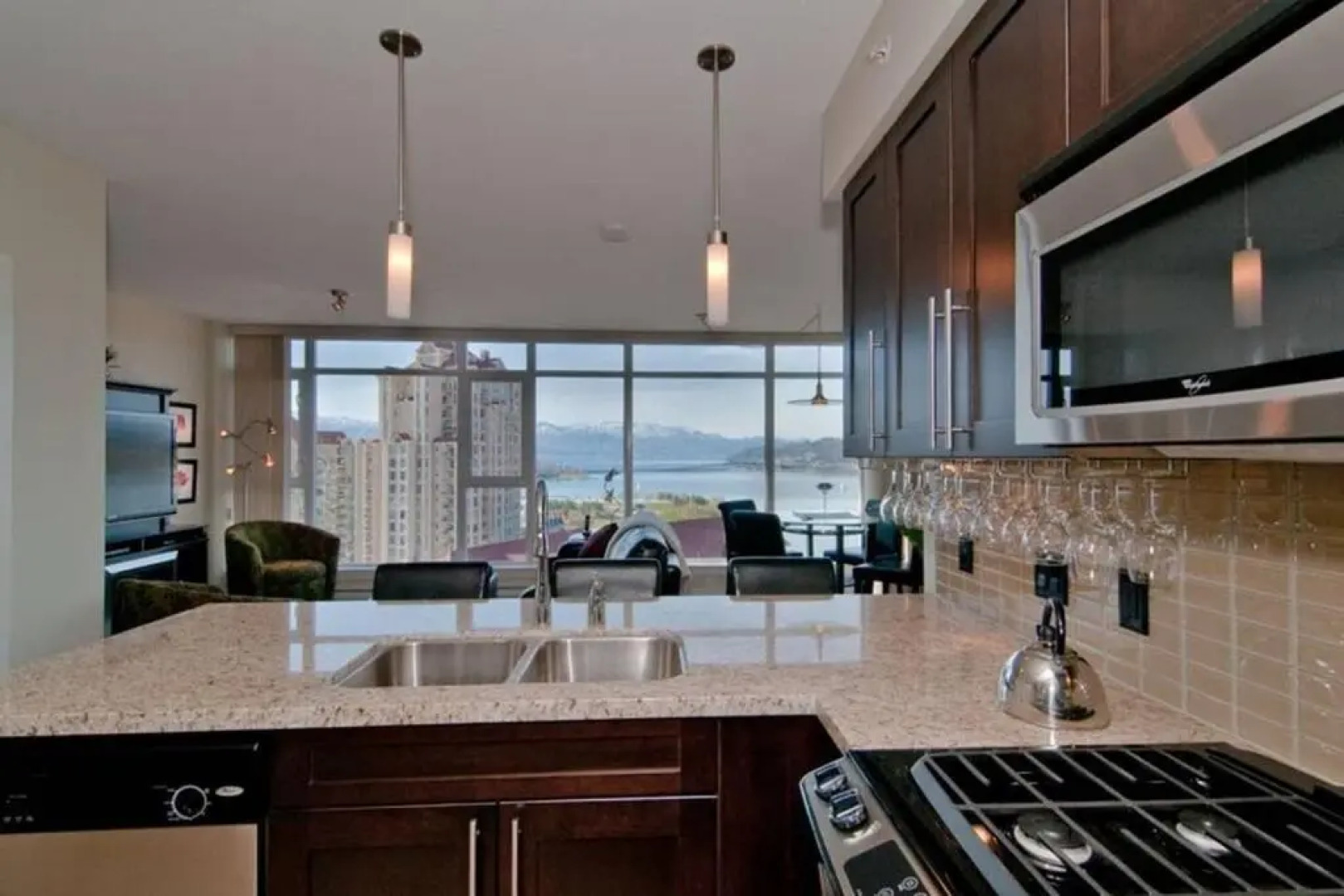 Waterscapes Resort by Discover Kelowna Resort Accommodations