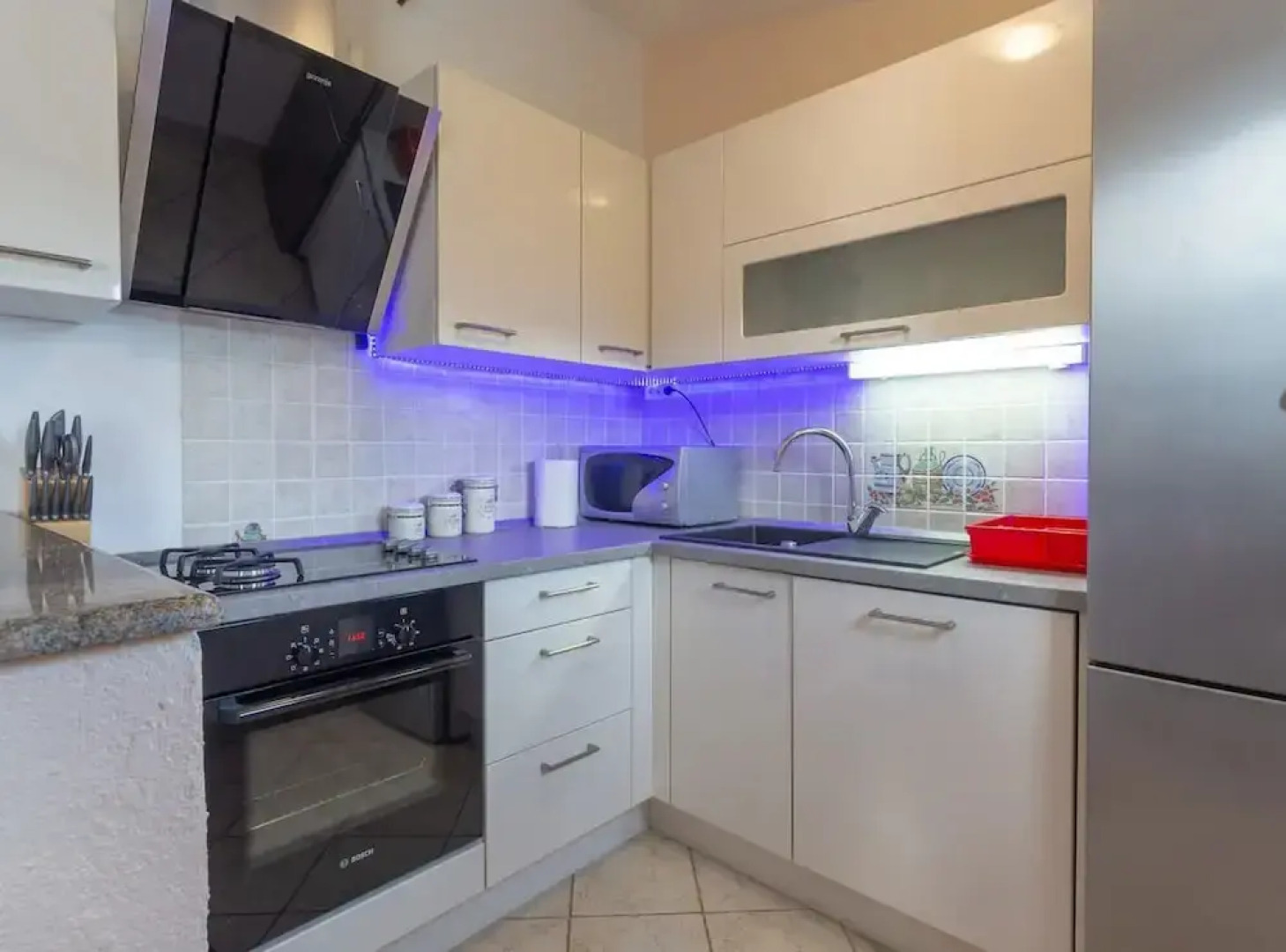 Sunny Escape Holiday Home Dicmo With Pool and Gym