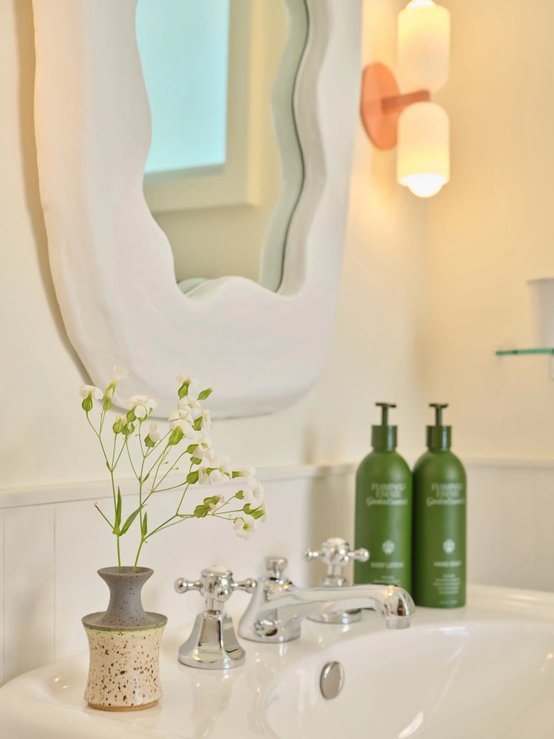 Silver Sands Motel & Beach Bungalows