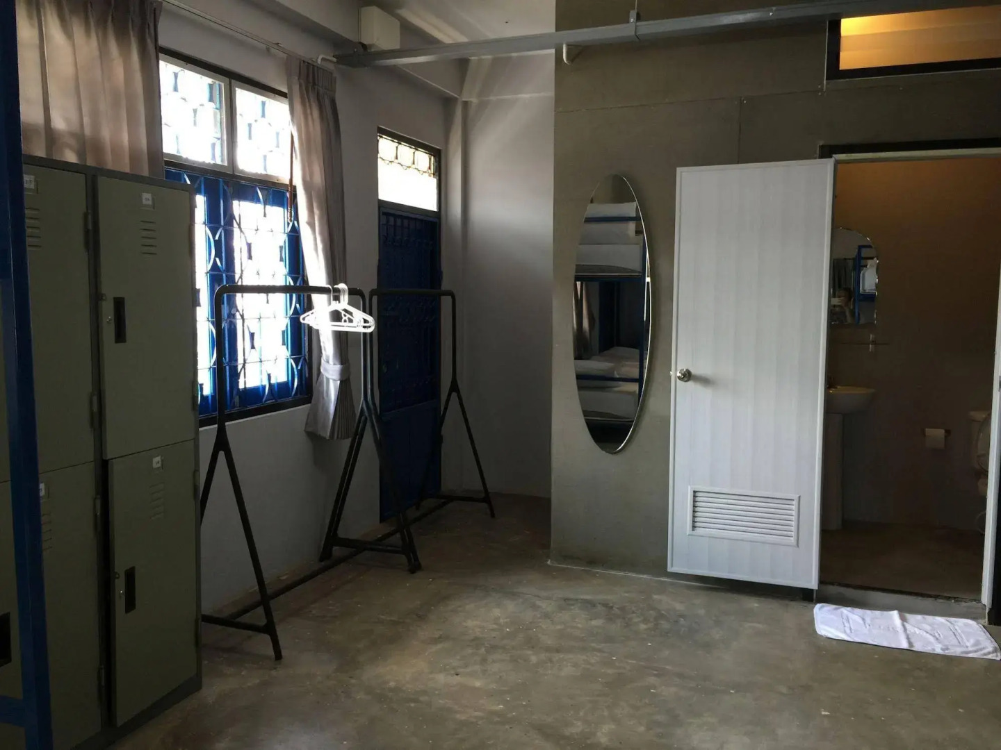 Nokhook House Trang - Hostel