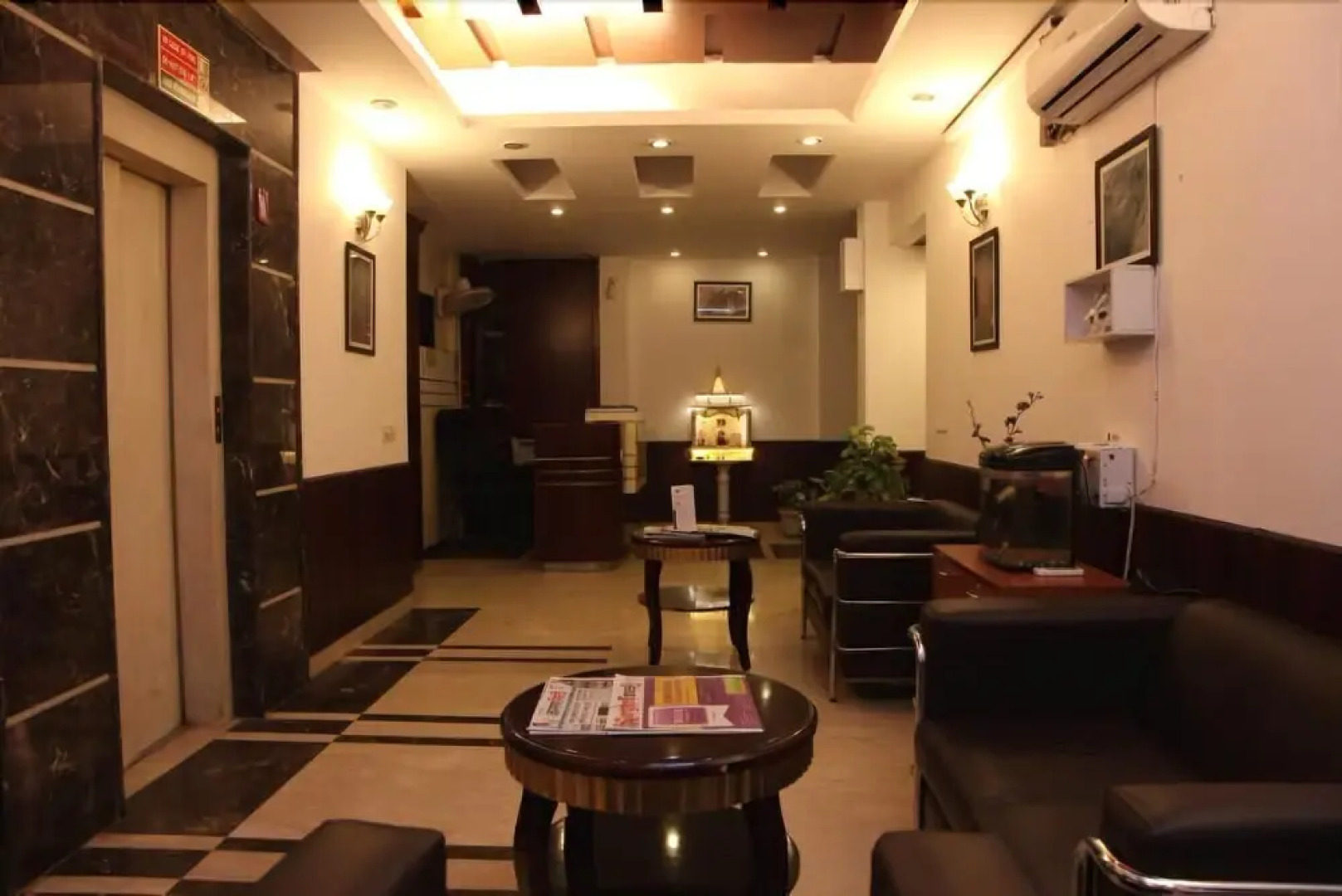 First Star HUDA Metro by FabHotel