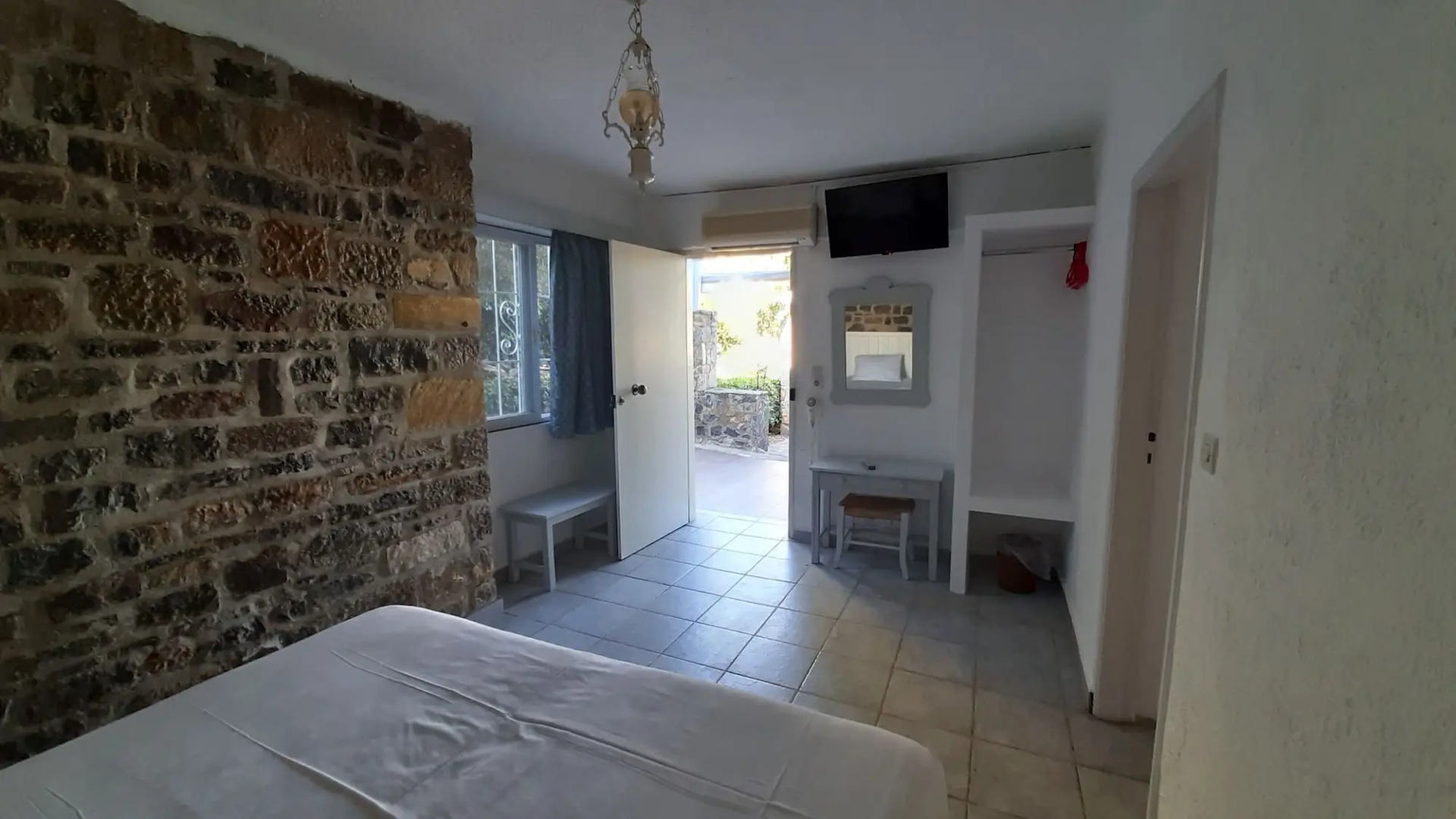 Naiades Almiros River Hotel