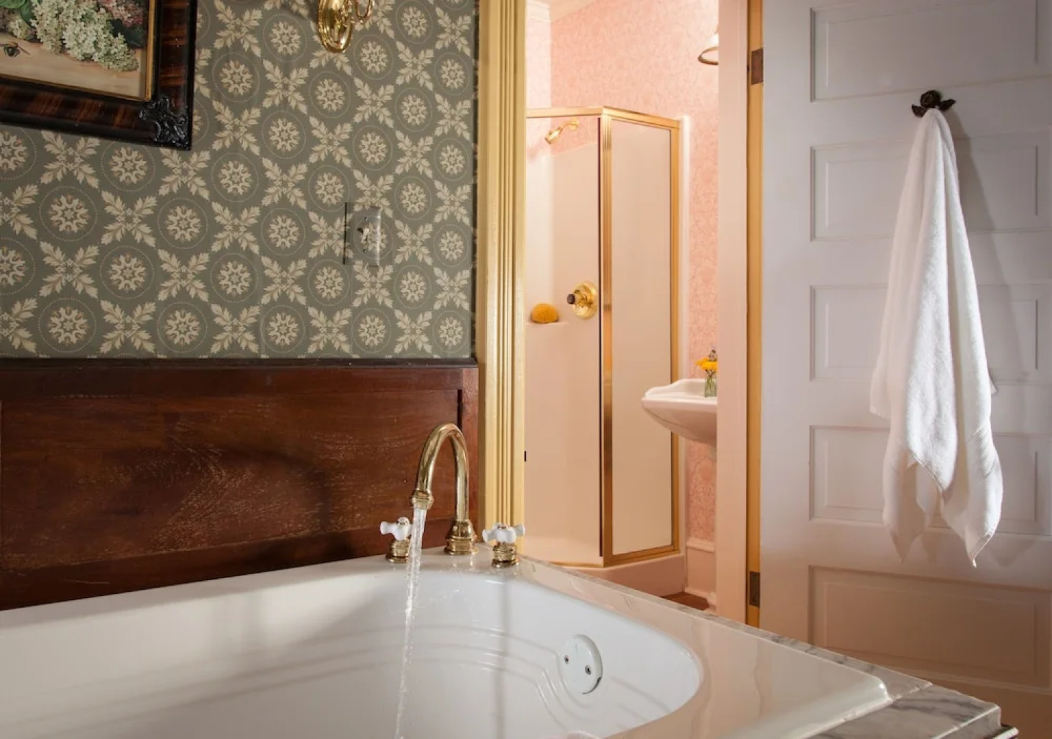 Thorp House Inn & Cottages