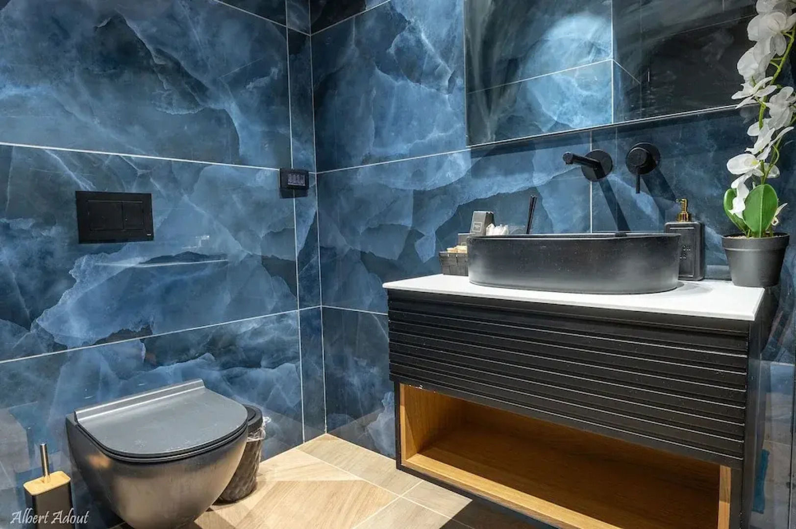 Naomi Boutique Suites